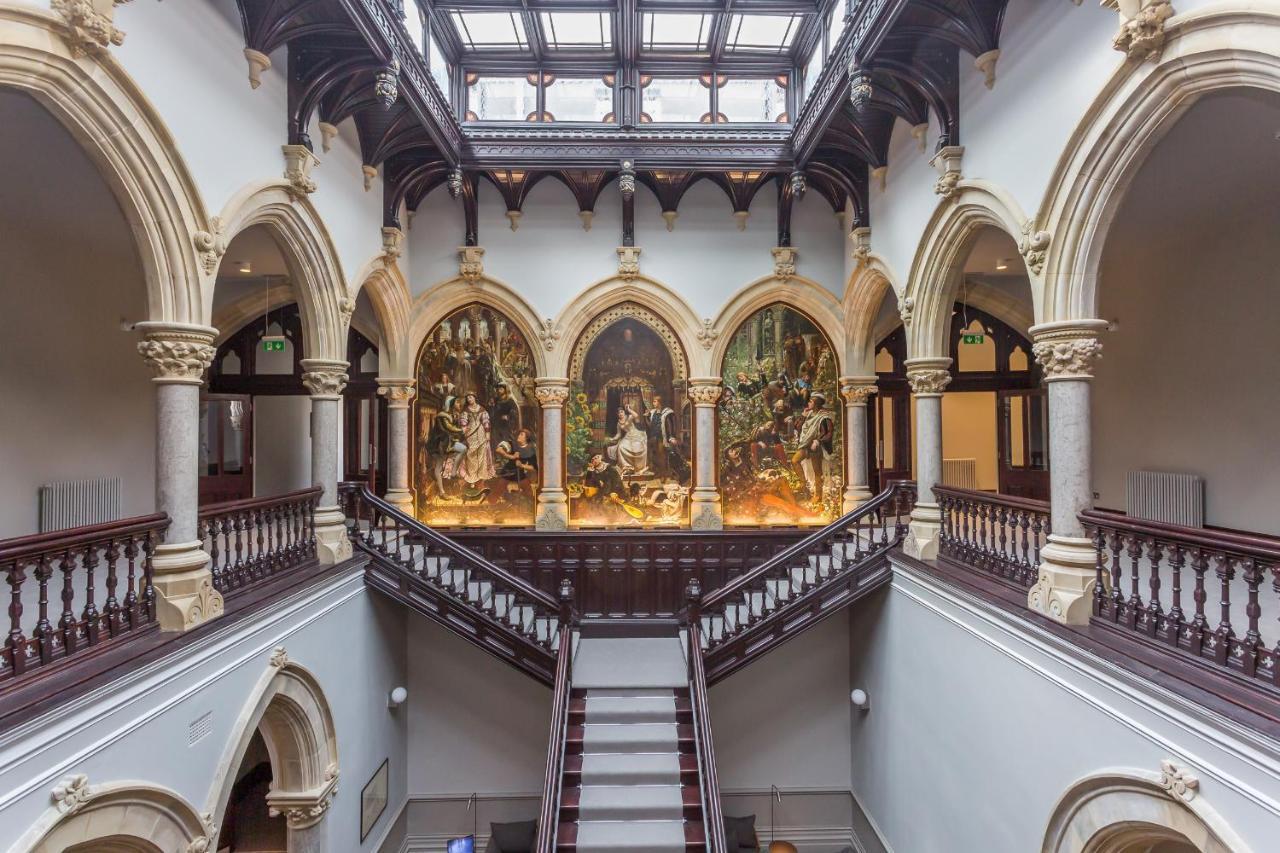 The Mabel Stone Cross Mansion Apartment
