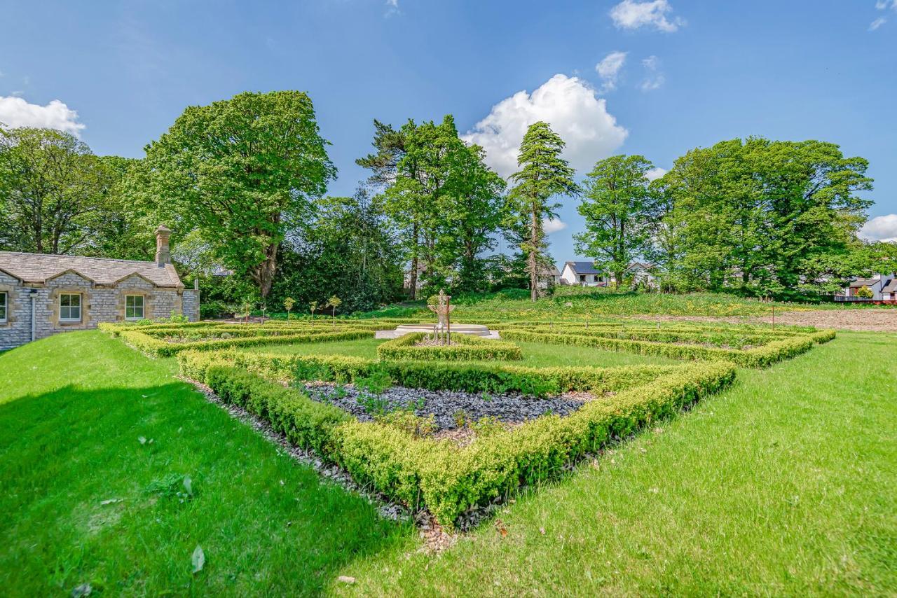 The Mabel Stone Cross Mansion Apartment *