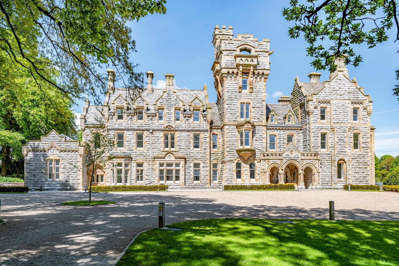 The Mabel Stone Cross Mansion Apartment