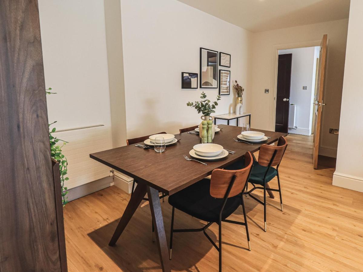 The Mabel Stone Cross Mansion Apartment